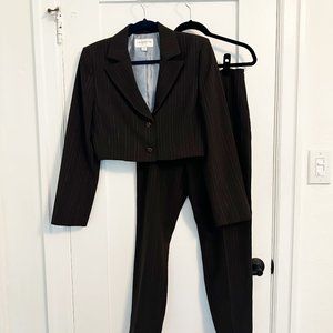 Vintage Liz Claiborne Suite: Cropped Blazer + Pant